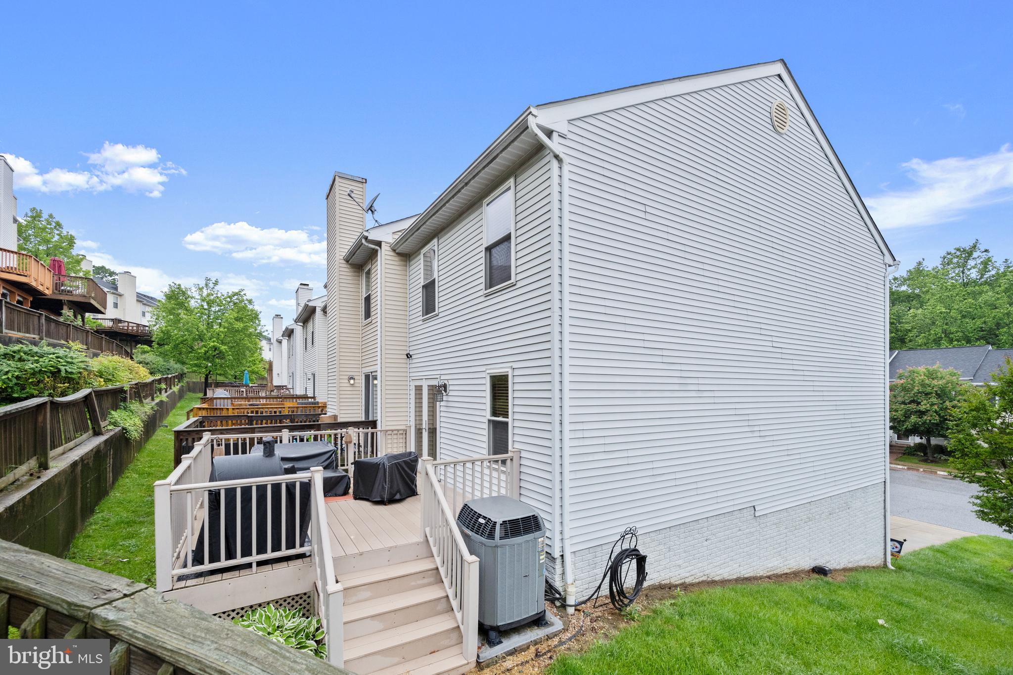 RIVERCHASE - Residential