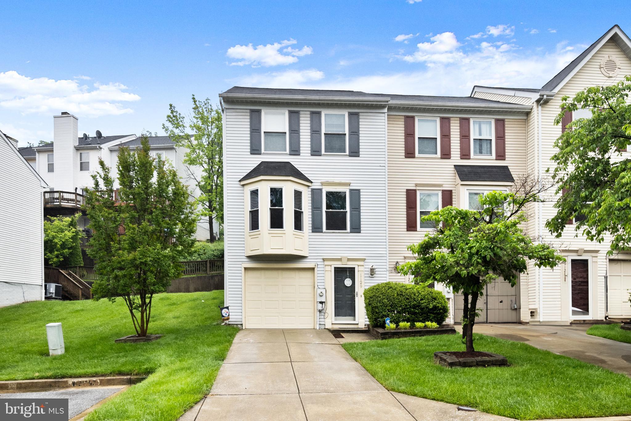 RIVERCHASE - Residential