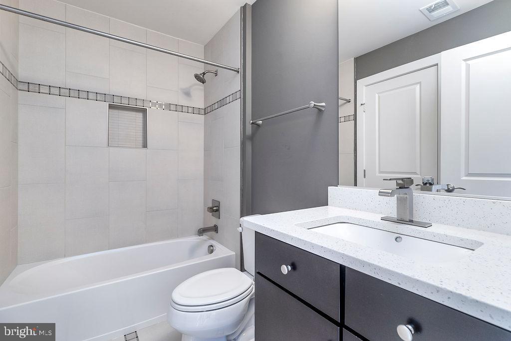 WESTMOORE - Residential Lease