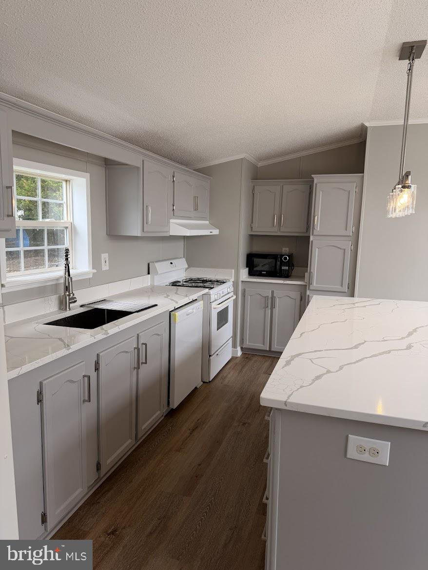 BOONES ESTATES - Residential