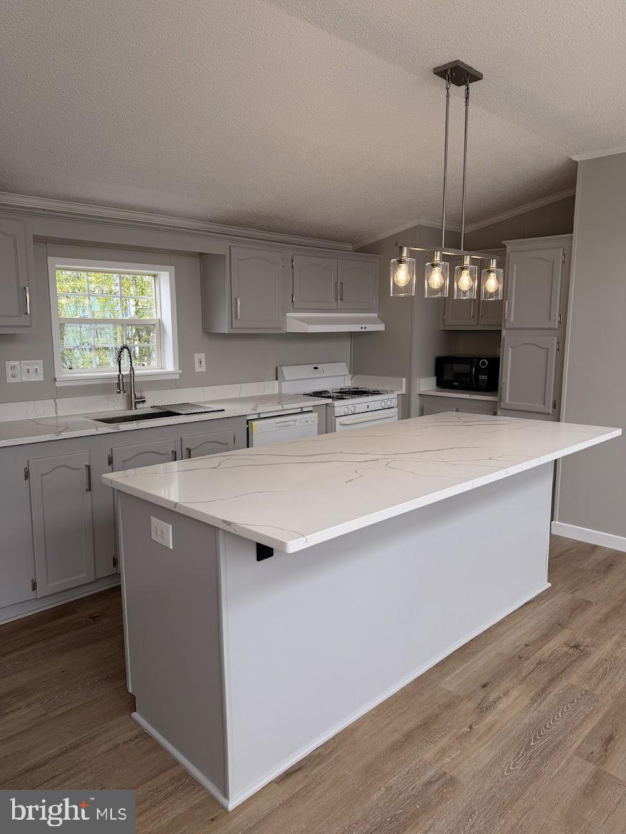 BOONES ESTATES - Residential