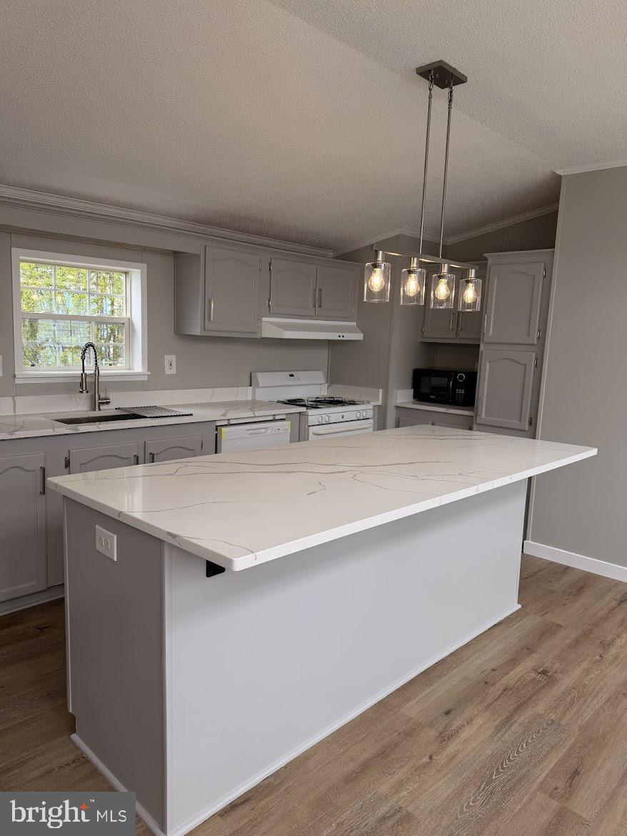 BOONES ESTATES - Residential