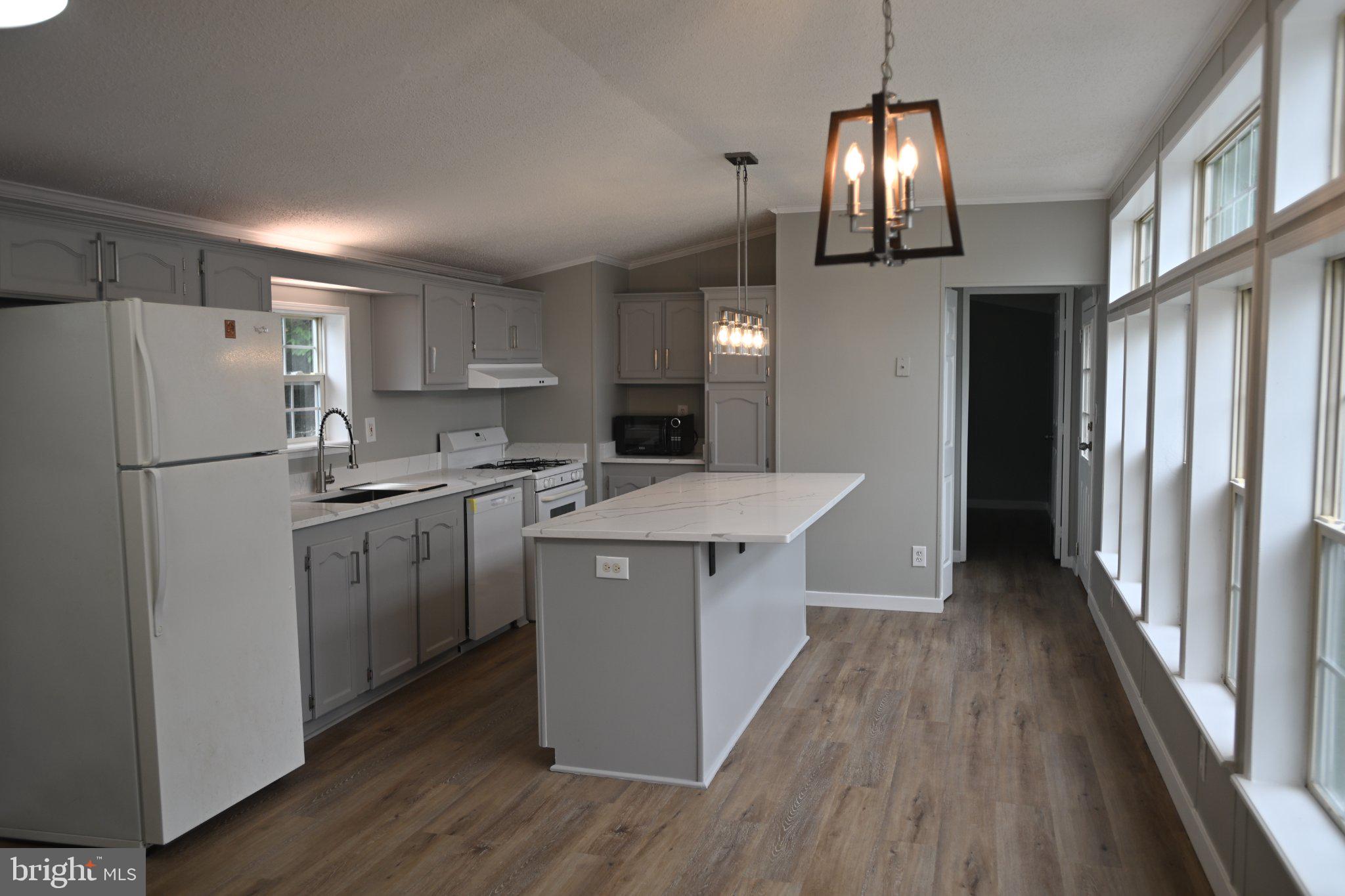 BOONES ESTATES - Residential