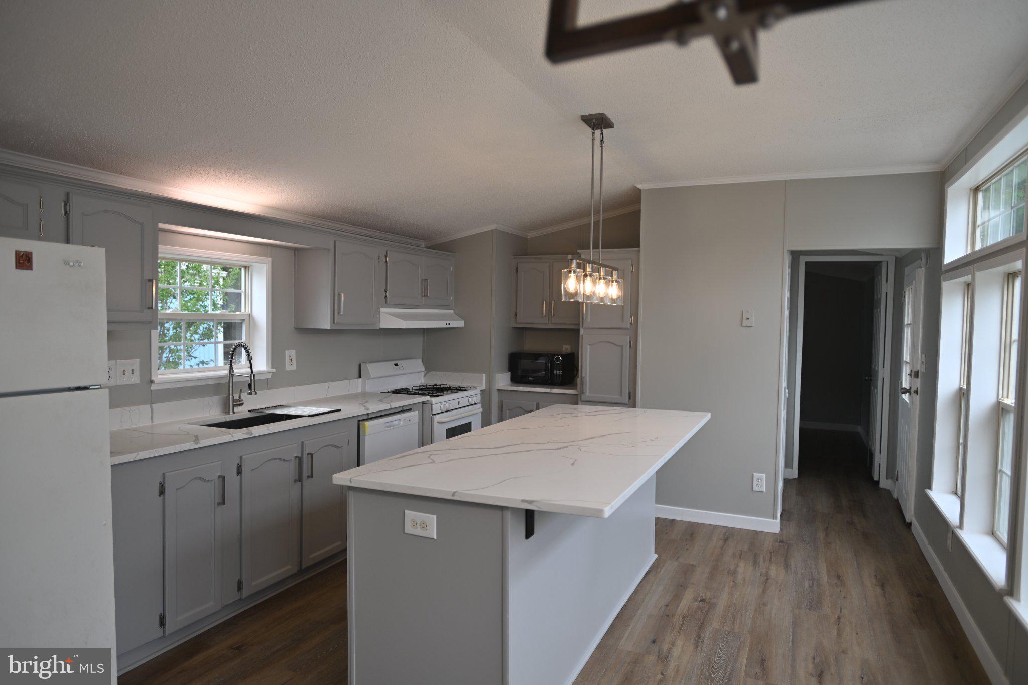 BOONES ESTATES - Residential