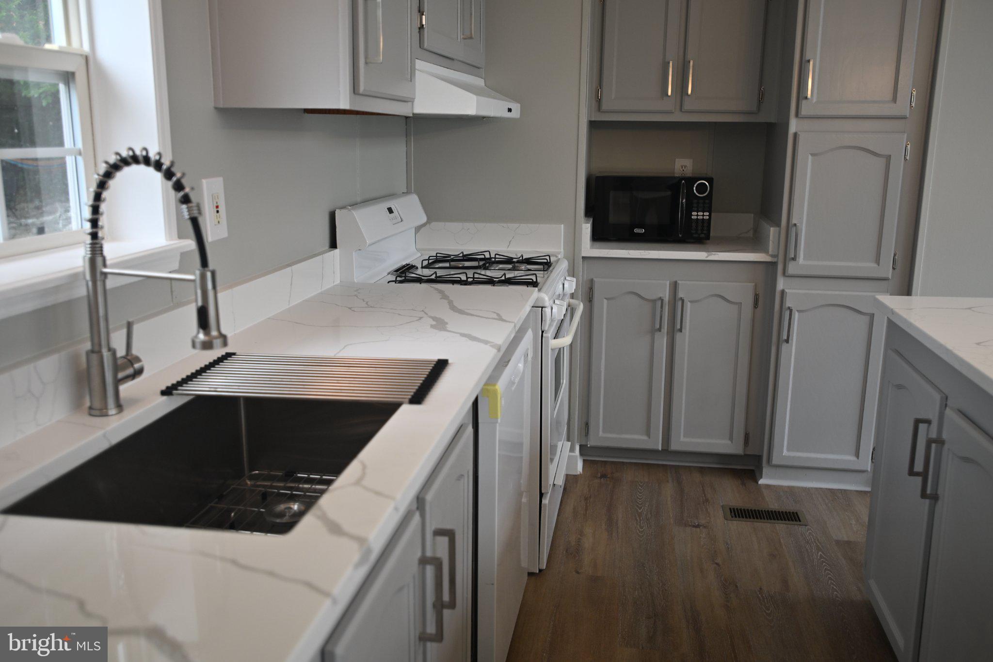 BOONES ESTATES - Residential