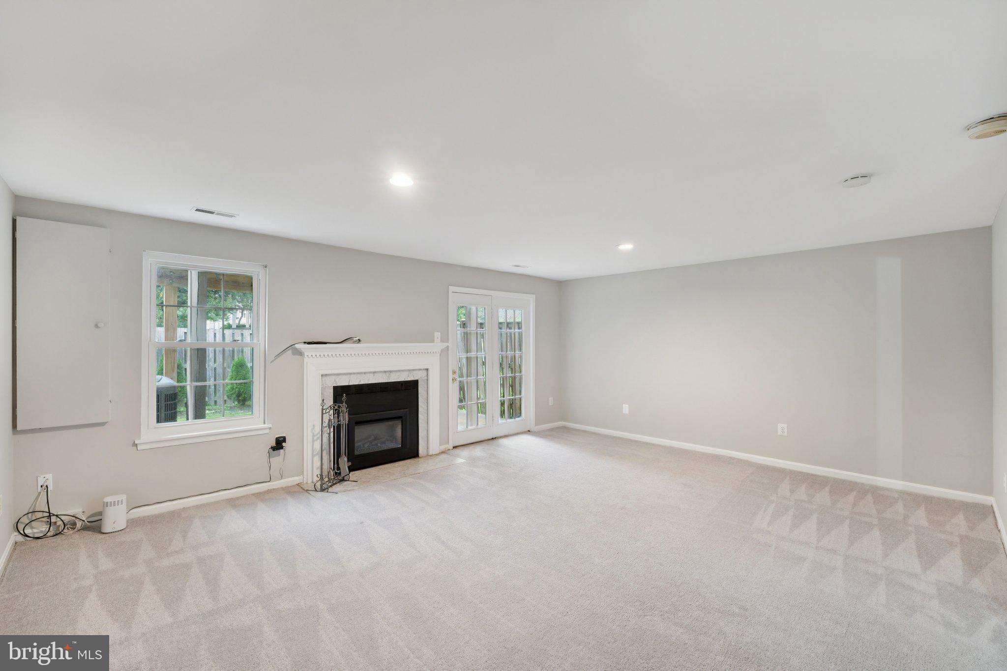 HALLOWELL - Residential Lease