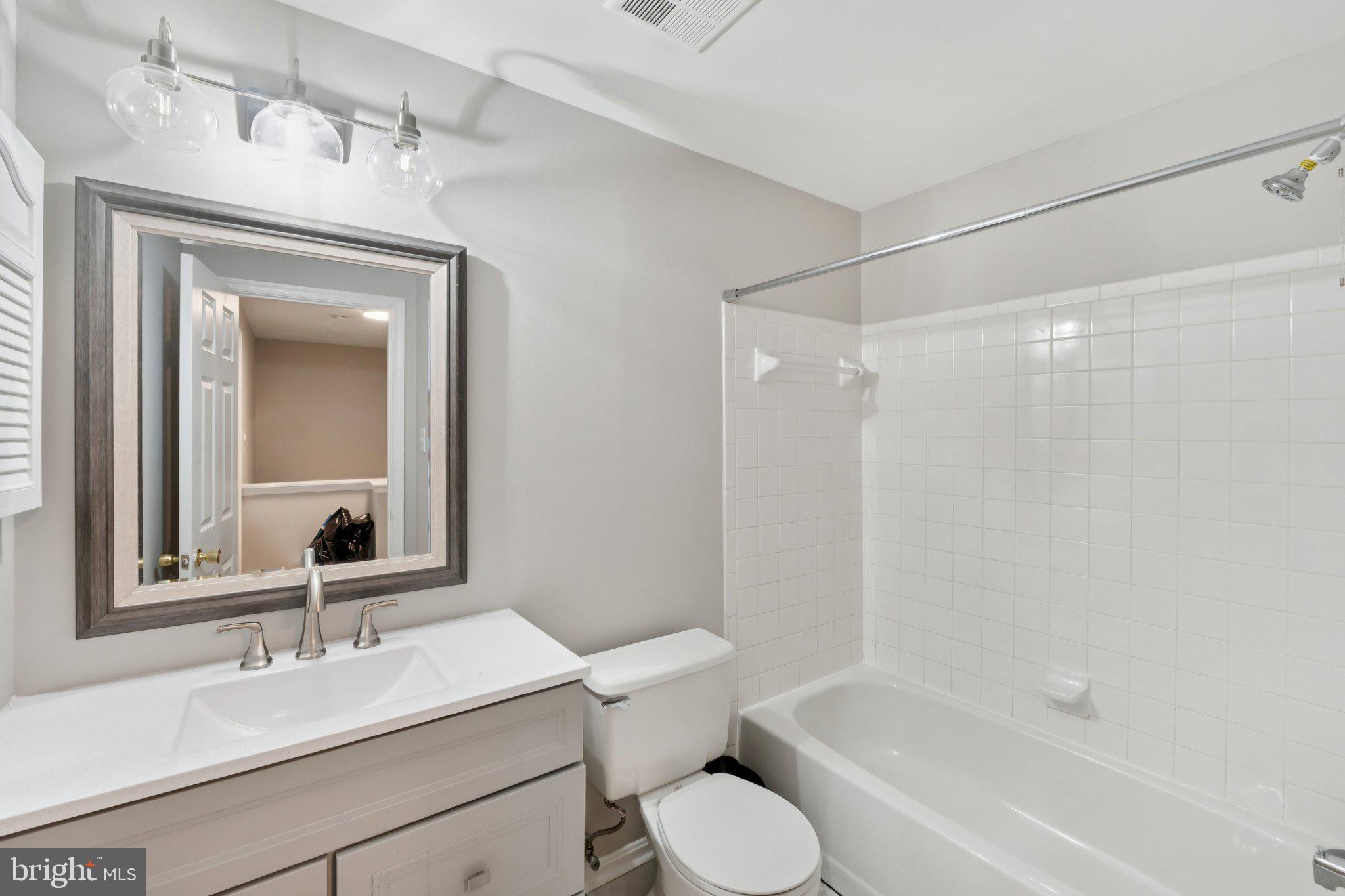 HALLOWELL - Residential Lease