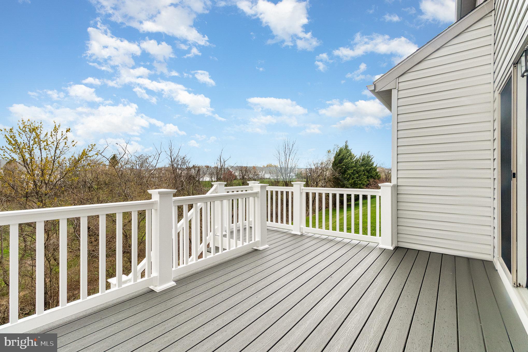 192 BLUE JAY WAY