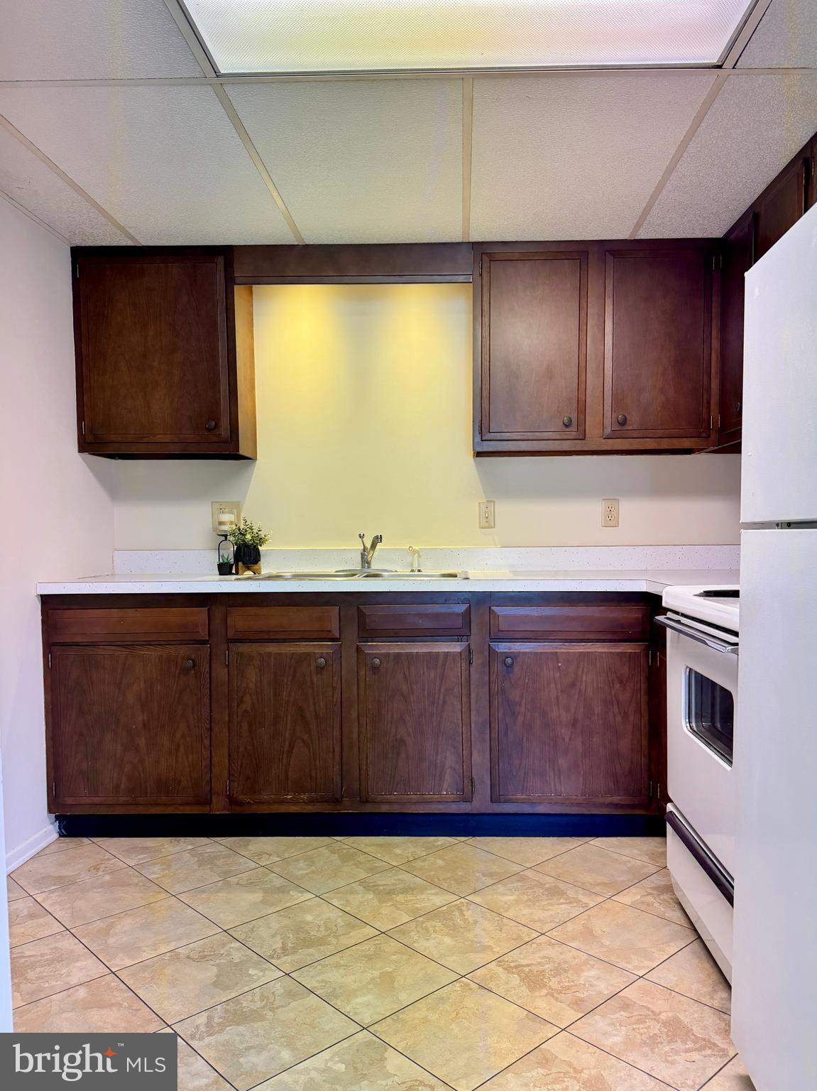 CRESAP KNOLL APARTMENTS - Residential