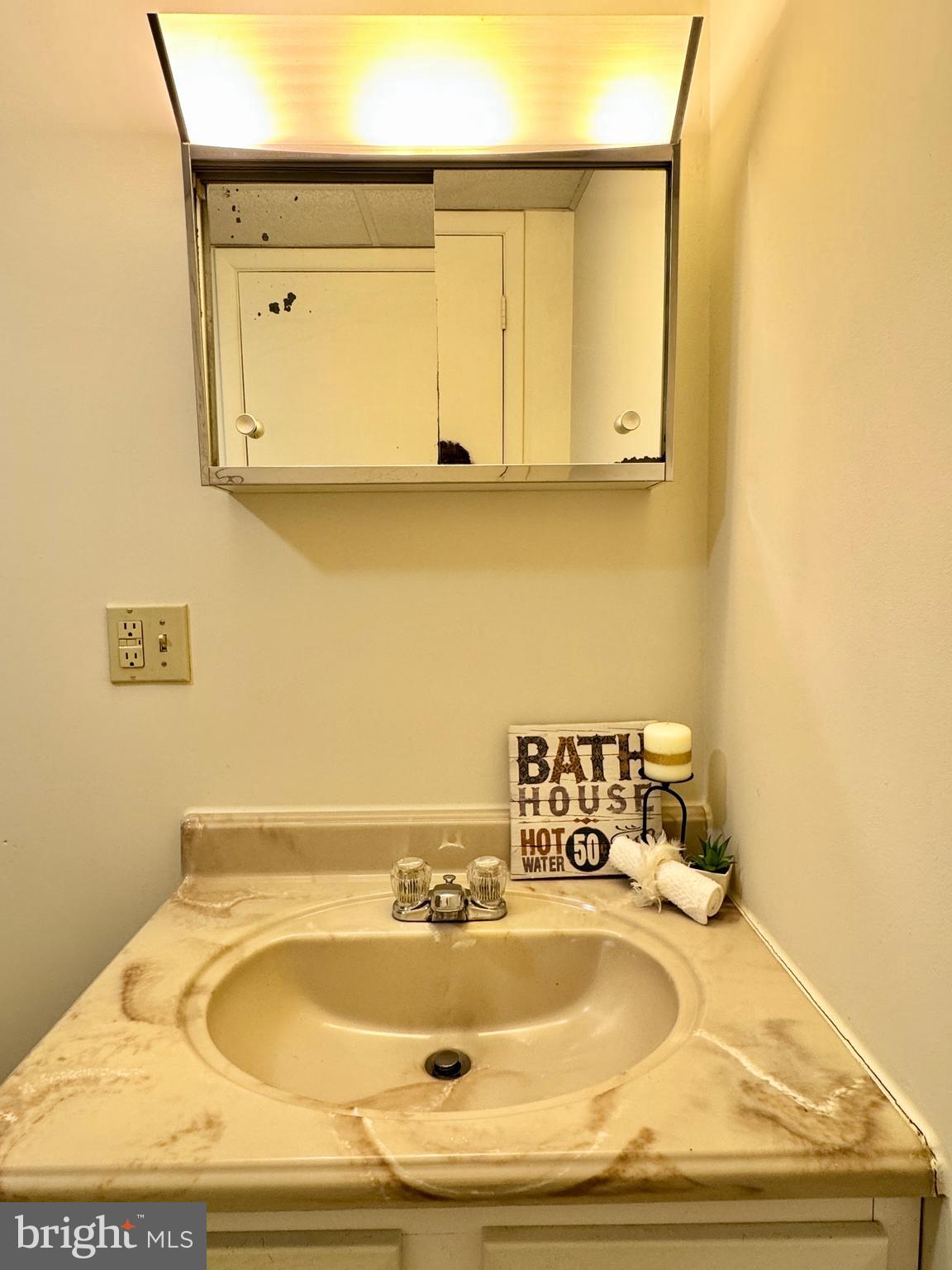 CRESAP KNOLL APARTMENTS - Residential