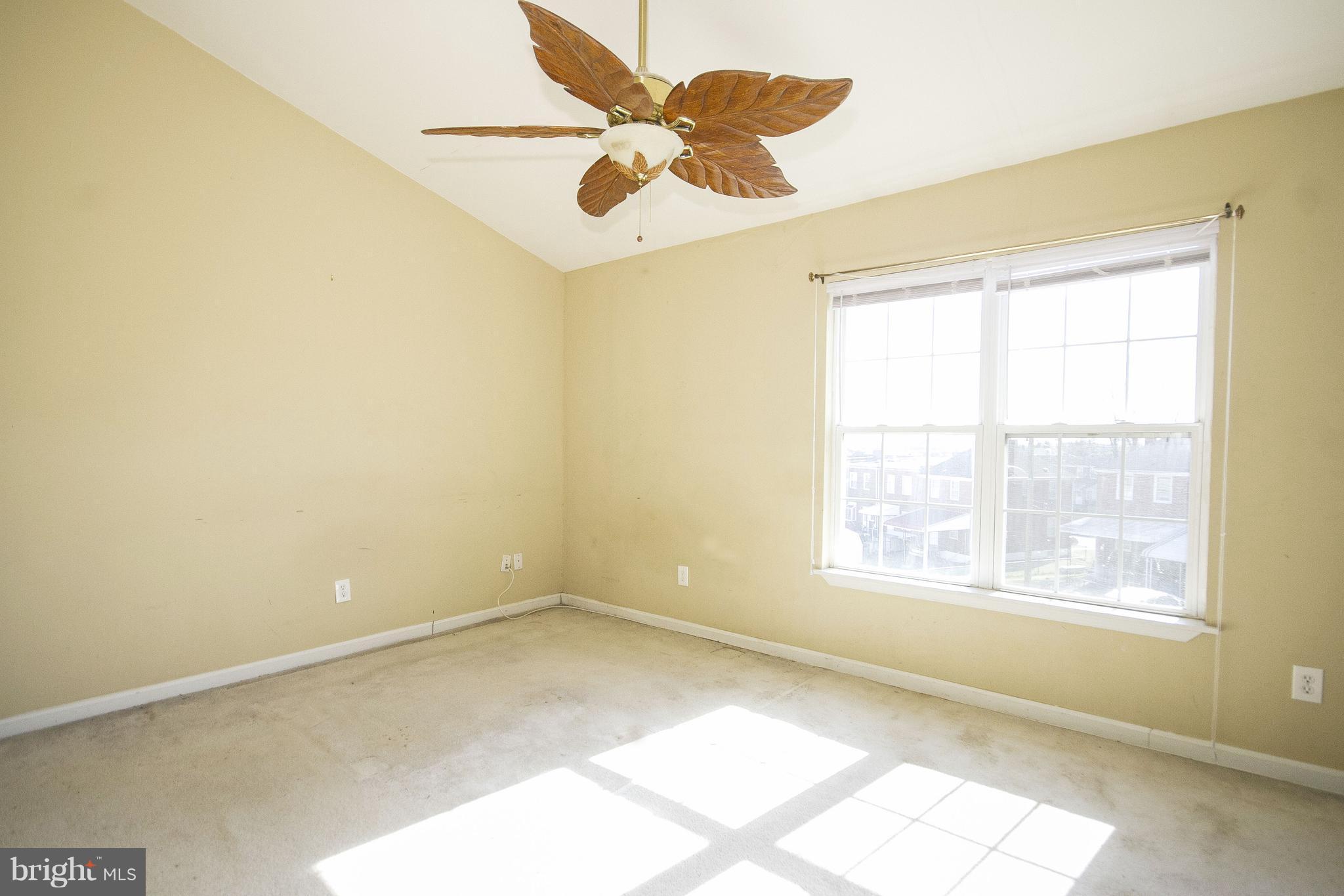 BOSTON COURTS - Residential