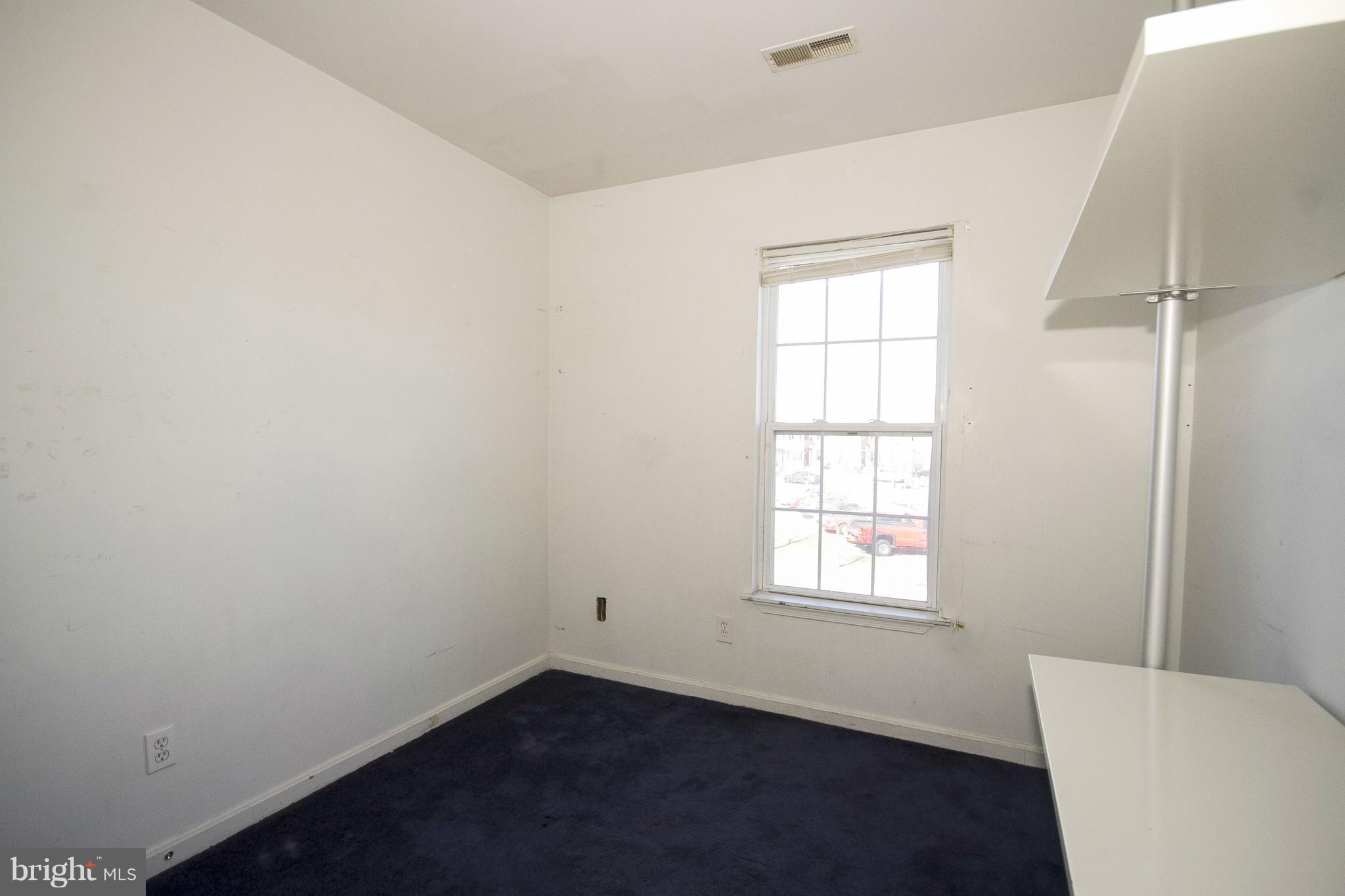 BOSTON COURTS - Residential