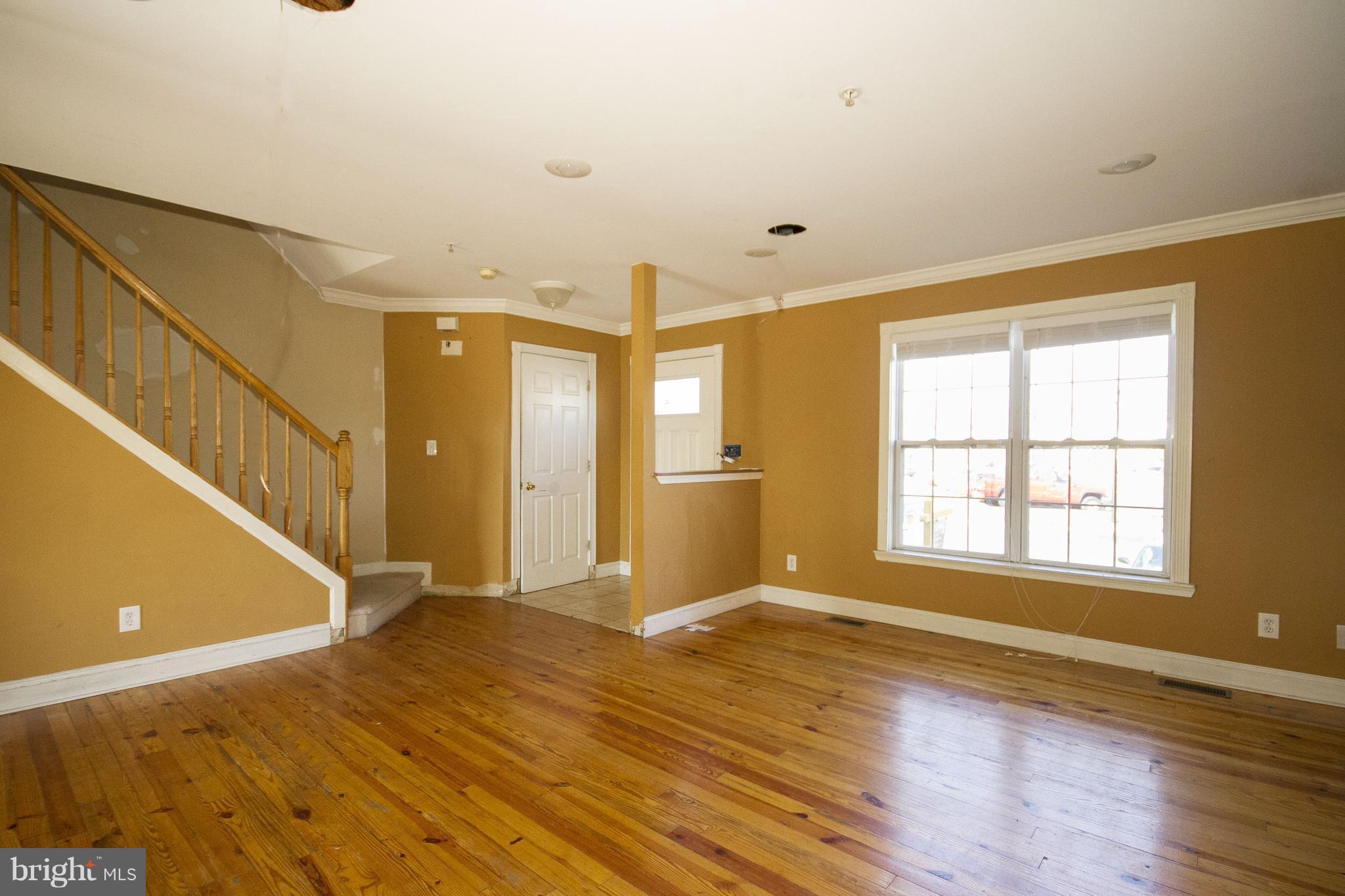 BOSTON COURTS - Residential