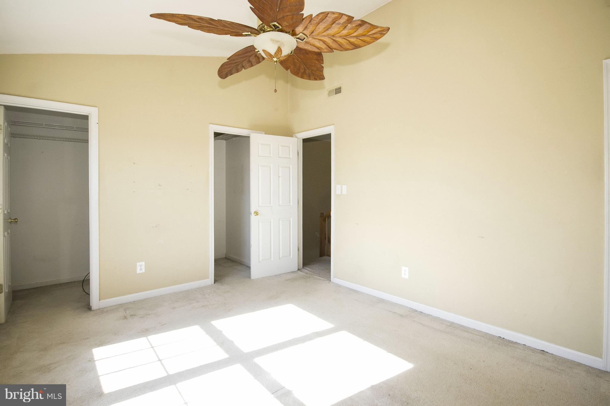 BOSTON COURTS - Residential