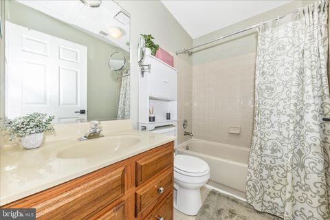 Tiny photo for 2902 Clovercrest Way, OLNEY, MD 20832 (MLS # MDMC2231450)