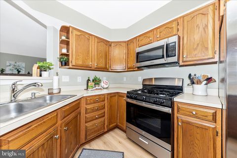 Tiny photo for 2902 Clovercrest Way, OLNEY, MD 20832 (MLS # MDMC2231450)