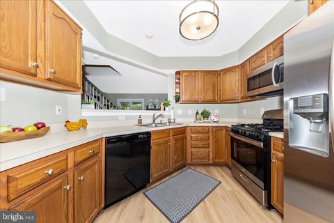 Tiny photo for 2902 Clovercrest Way, OLNEY, MD 20832 (MLS # MDMC2231450)