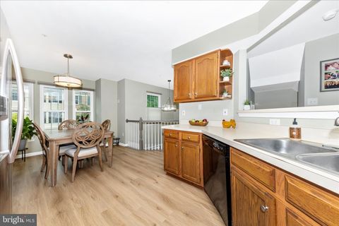 Tiny photo for 2902 Clovercrest Way, OLNEY, MD 20832 (MLS # MDMC2231450)