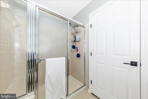 Tiny photo for 2902 Clovercrest Way, OLNEY, MD 20832 (MLS # MDMC2231450)