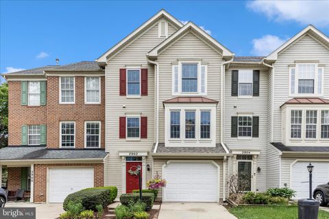 Photo of 2902 Clovercrest Way, OLNEY, MD 20832 (MLS # MDMC2231450)