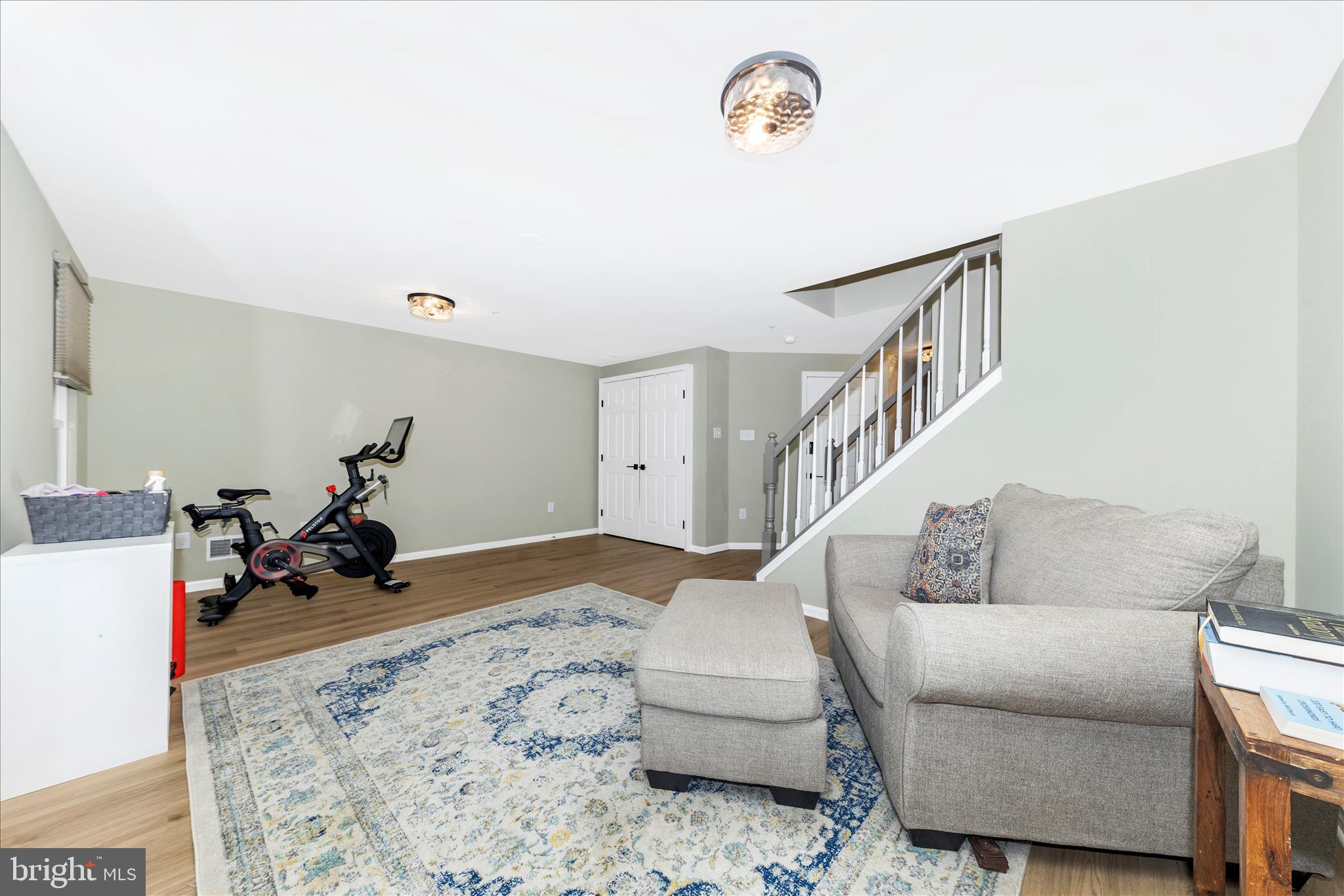 2902 CLOVERCREST WAY