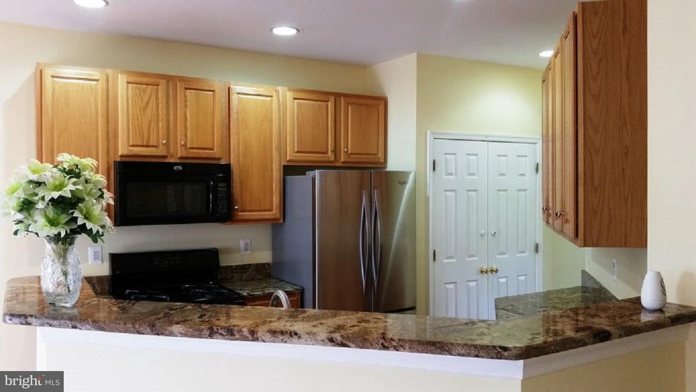 POTOMAC LAKES - Residential Lease