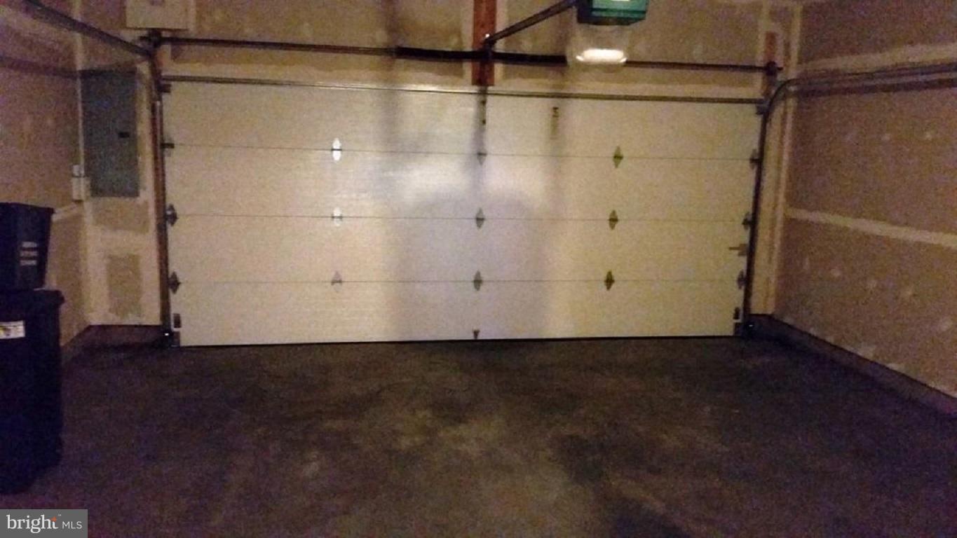 POTOMAC LAKES - Residential Lease