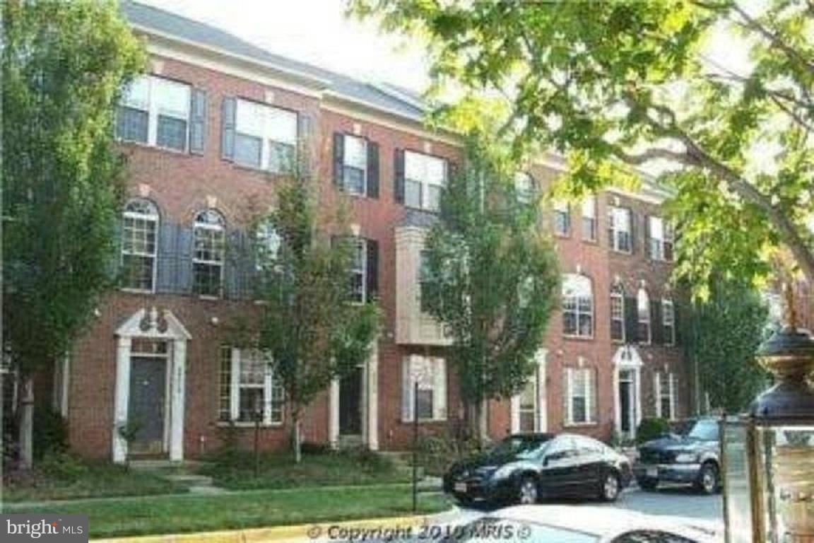 POTOMAC LAKES - Residential Lease