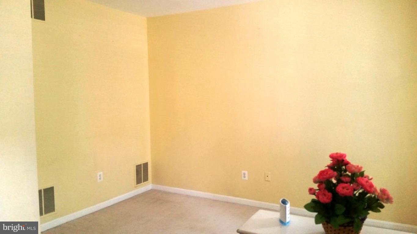 POTOMAC LAKES - Residential Lease