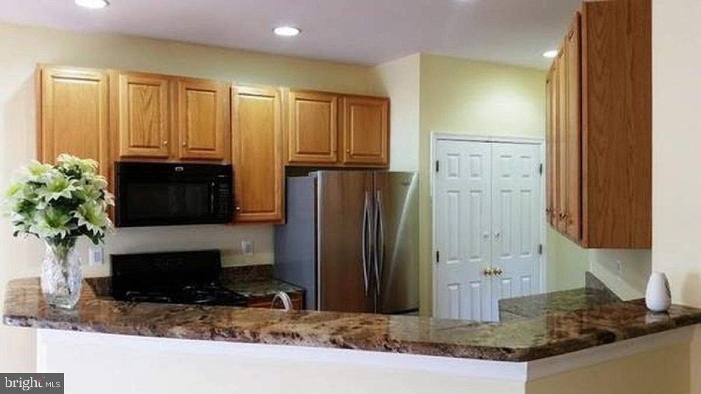 POTOMAC LAKES - Residential Lease