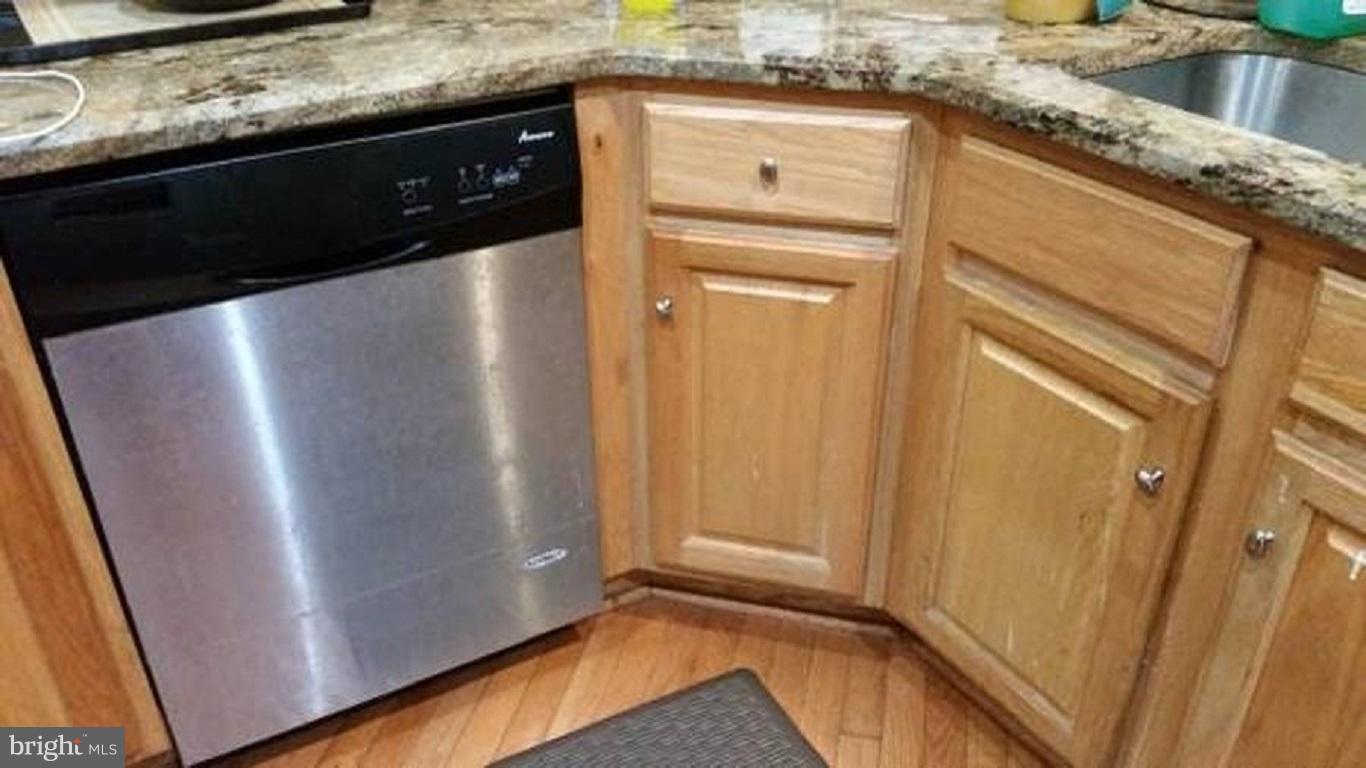 POTOMAC LAKES - Residential Lease