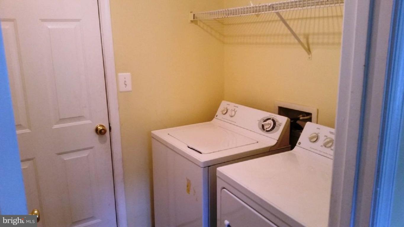 POTOMAC LAKES - Residential Lease