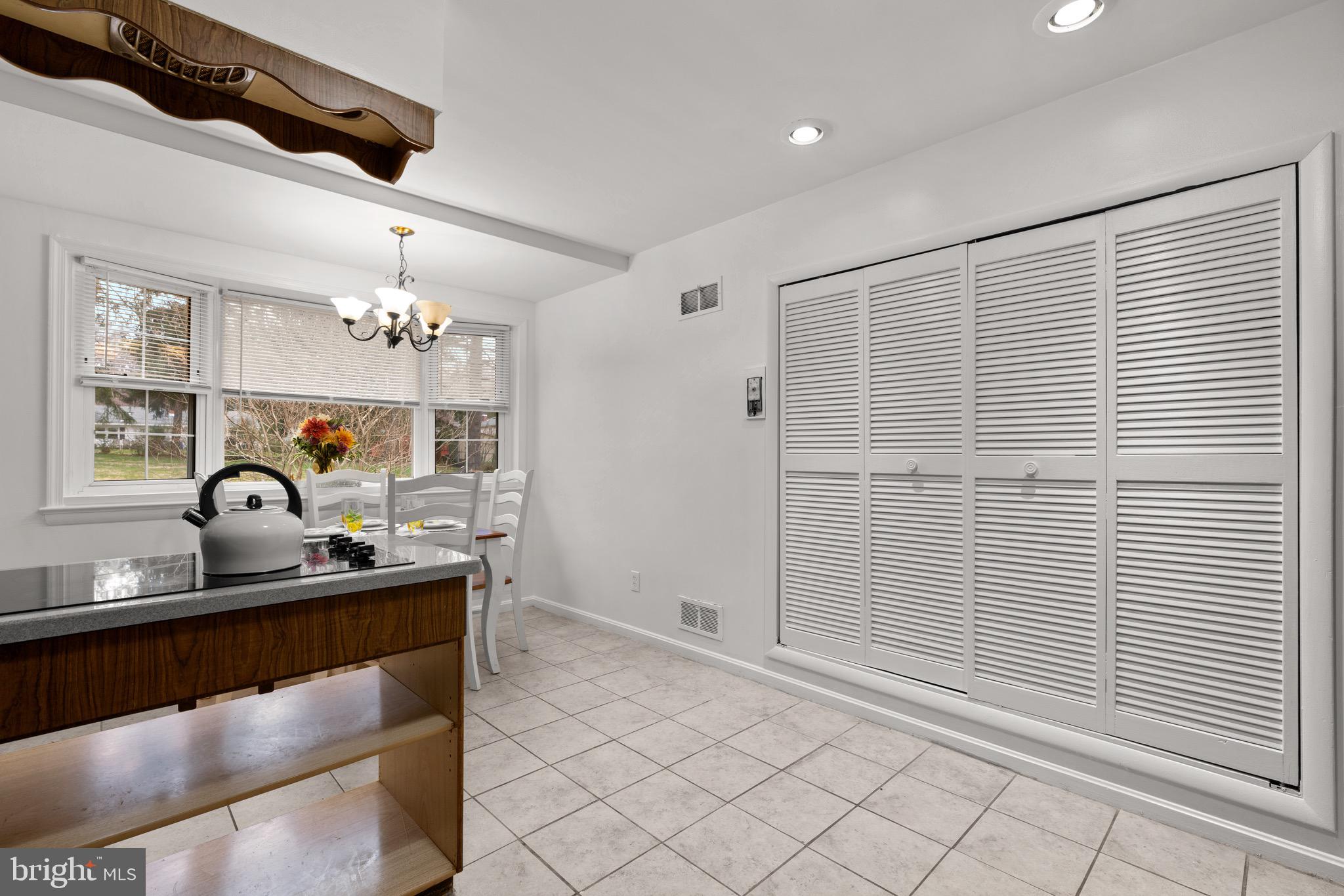 WHEATON VIEW - Residential