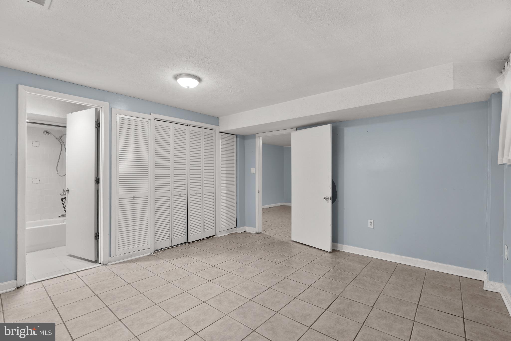 WHEATON VIEW - Residential