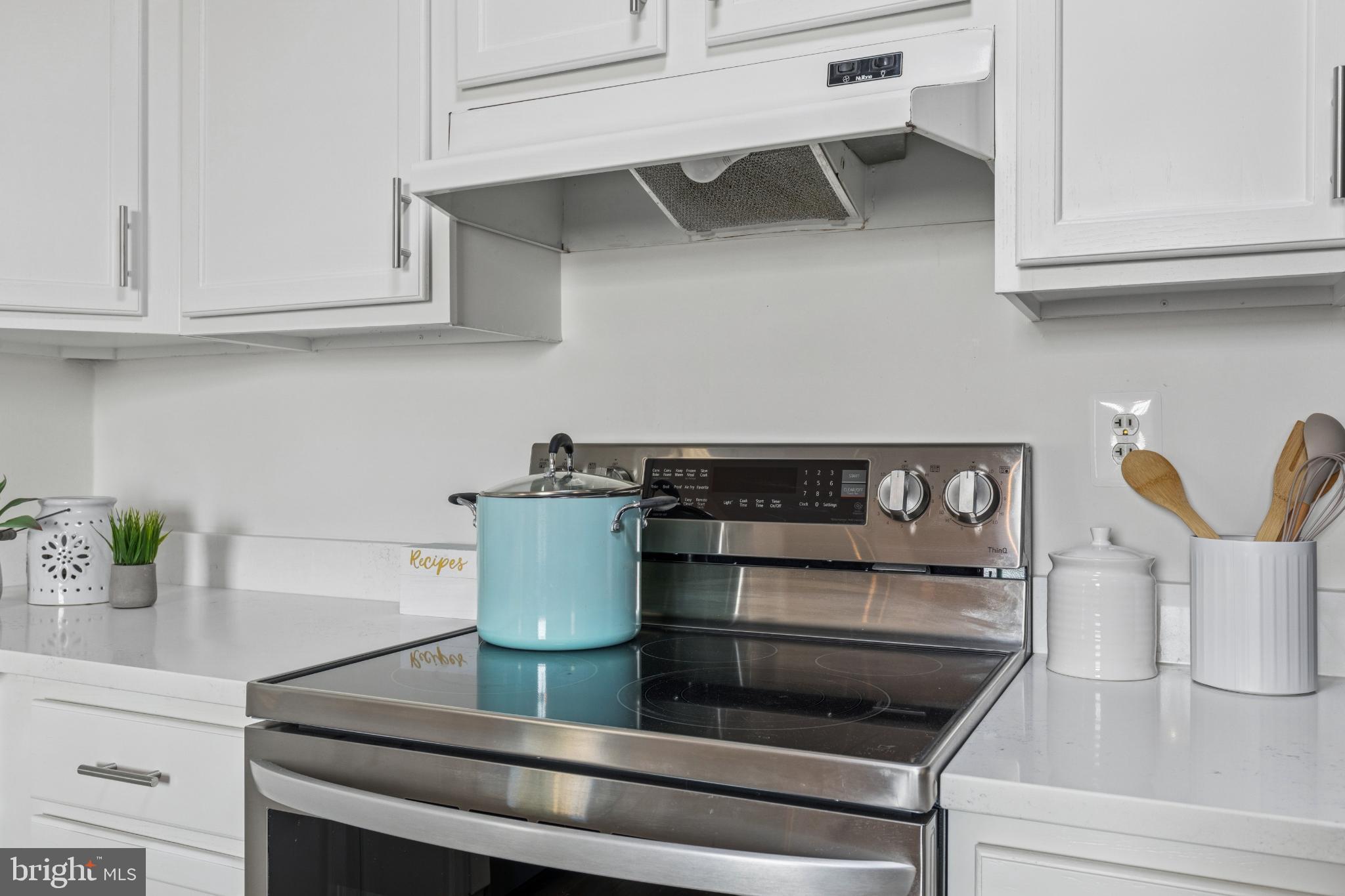 ROMANCOKE ON THE BAY - Residential