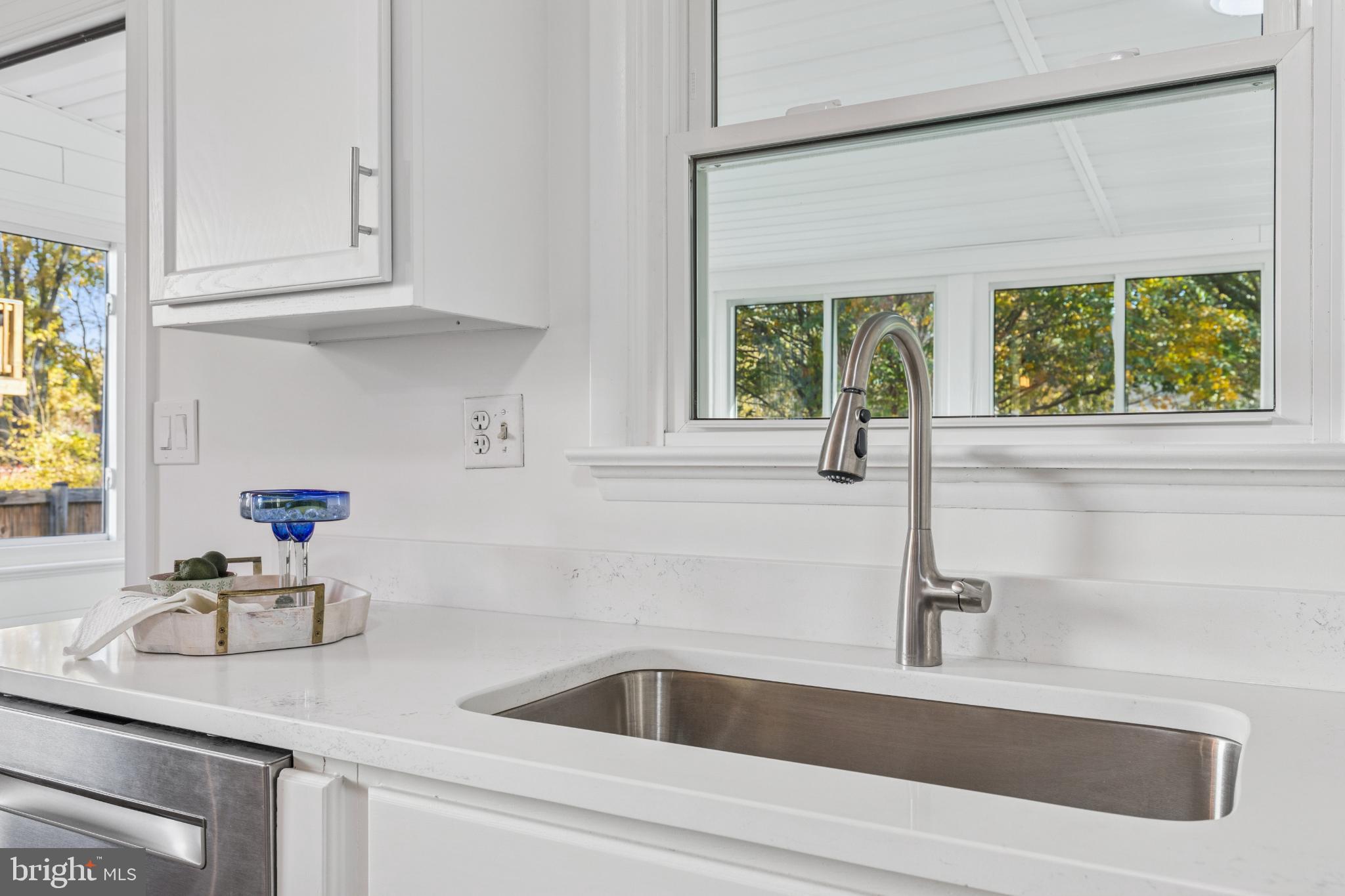 ROMANCOKE ON THE BAY - Residential