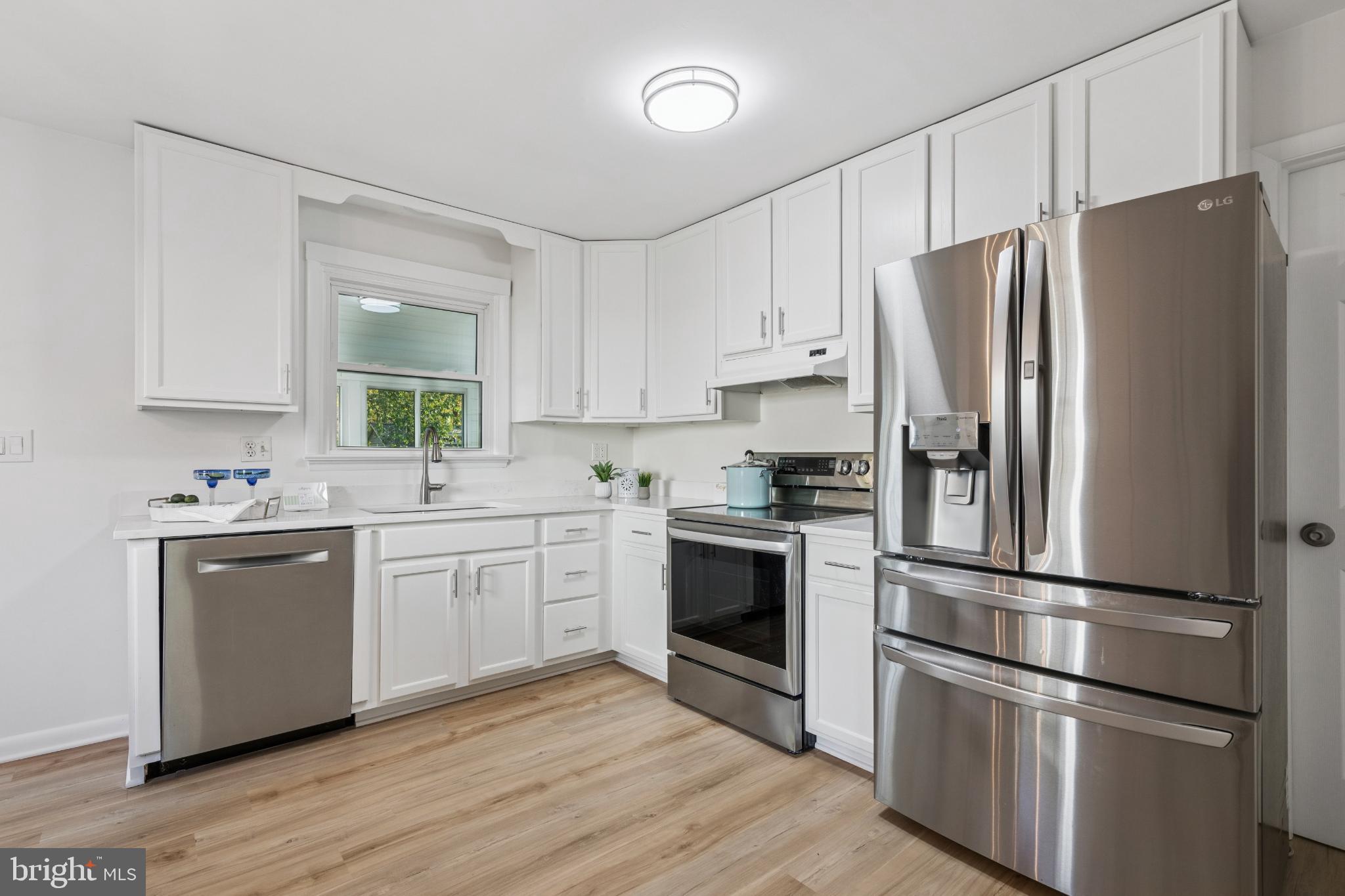 ROMANCOKE ON THE BAY - Residential