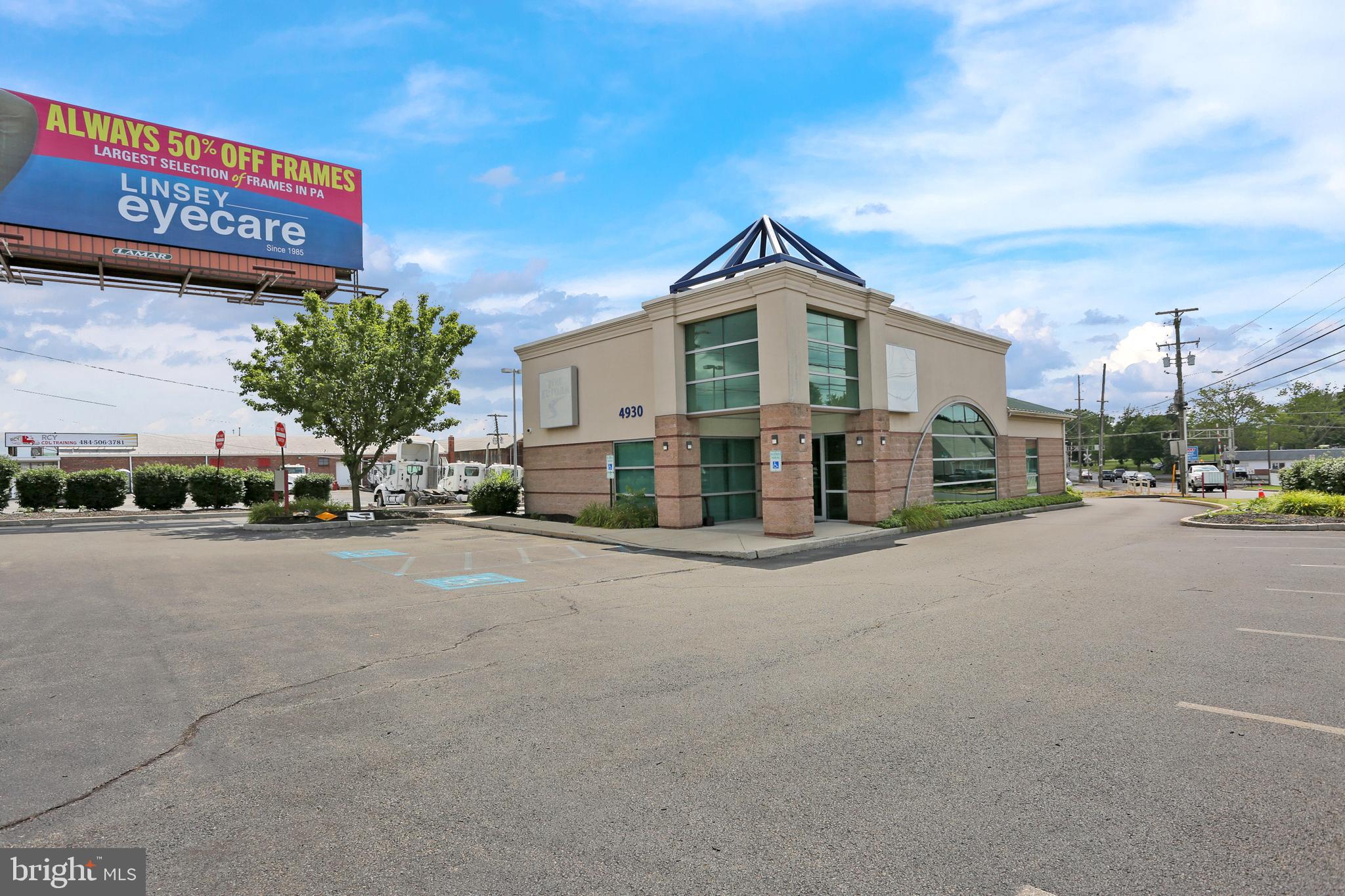Turnkey bank/credit union building with 3 drive-up lanes. Fully furnished and equipped with vault. LED signage in place. Great exposure on the busy corner of Fifth Street Highway and Tuckerton Rd.