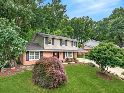 Photo of 4519 Pickett Road, FAIRFAX, VA 22032 (MLS # VAFX2312218)