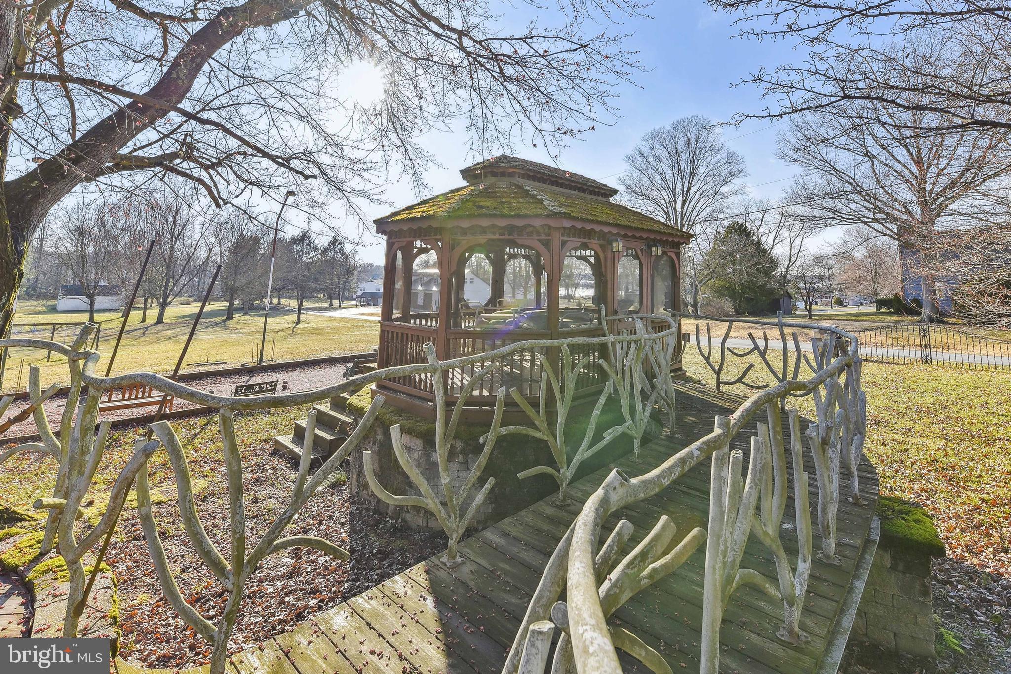 HANCES POINT - Residential