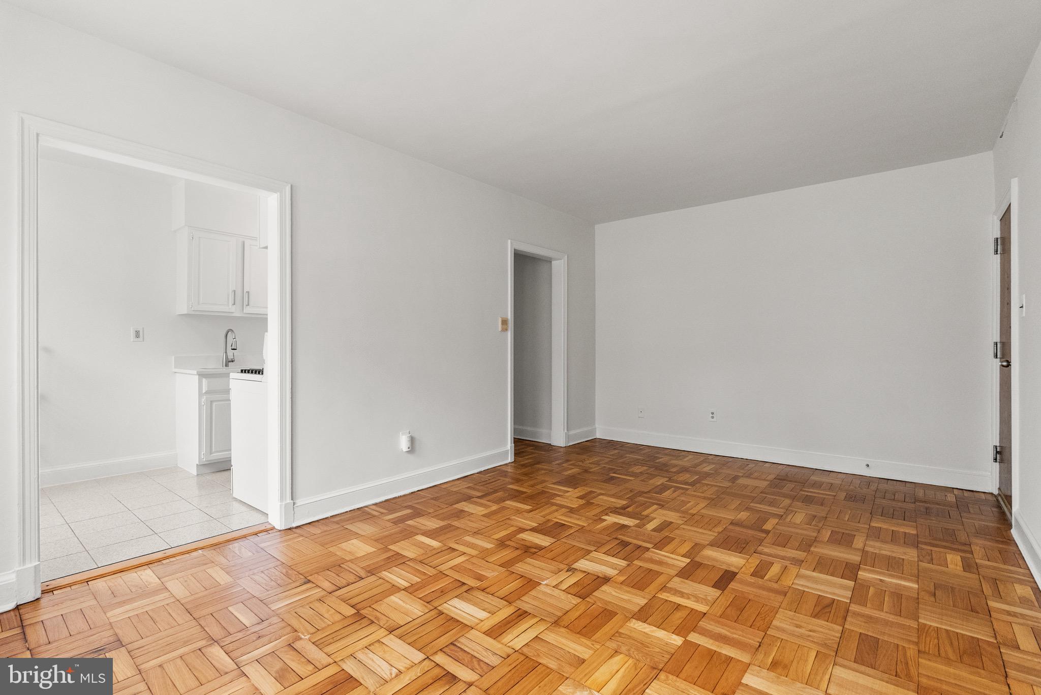 4491 MACARTHUR BOULEVARD NW 303