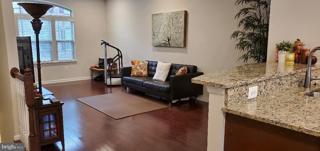 PARKSIDE - Residential Lease