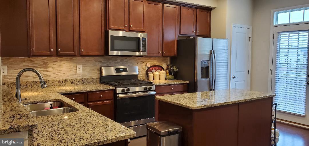 PARKSIDE - Residential Lease