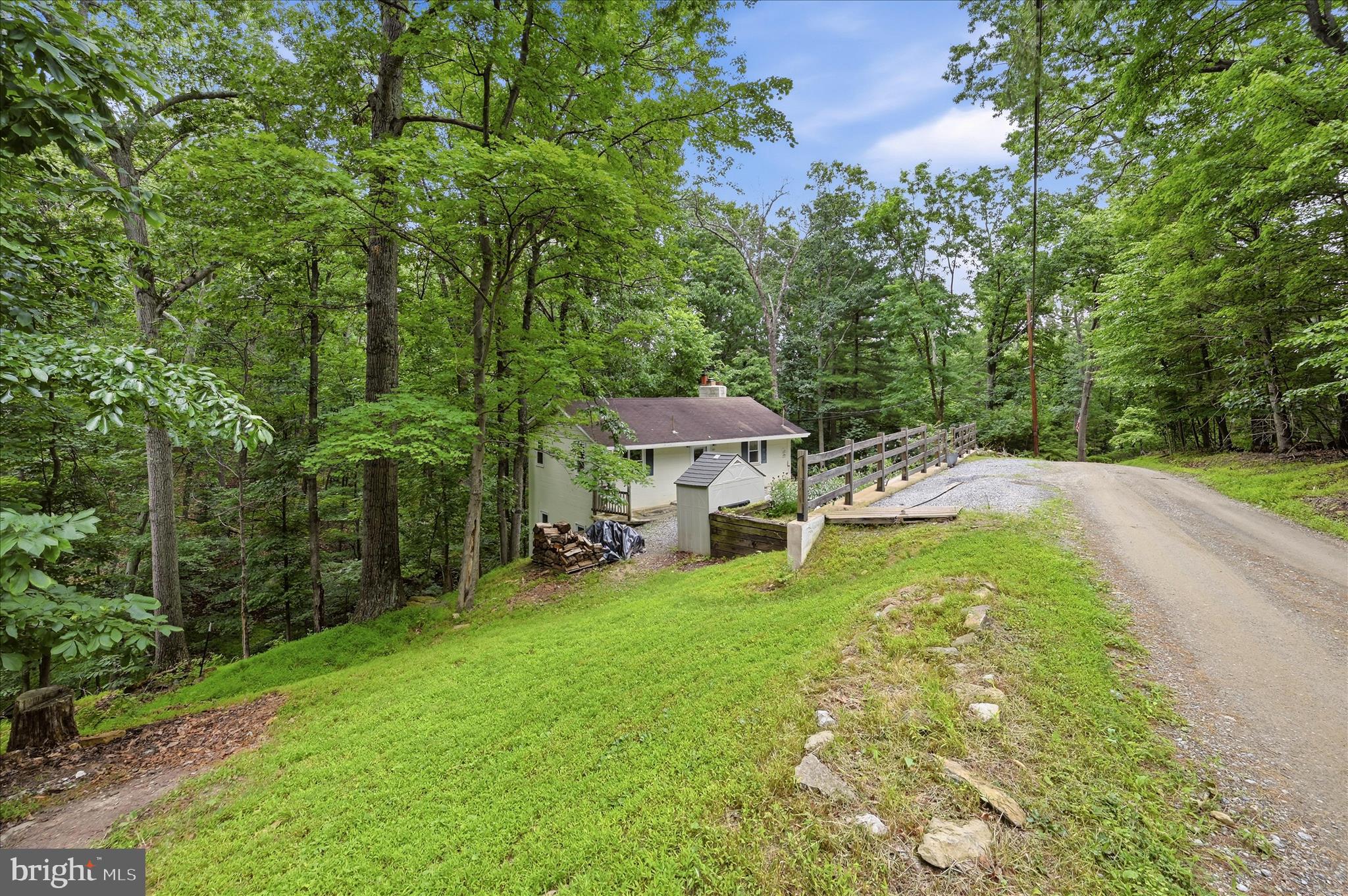 692 LAUREL LANE