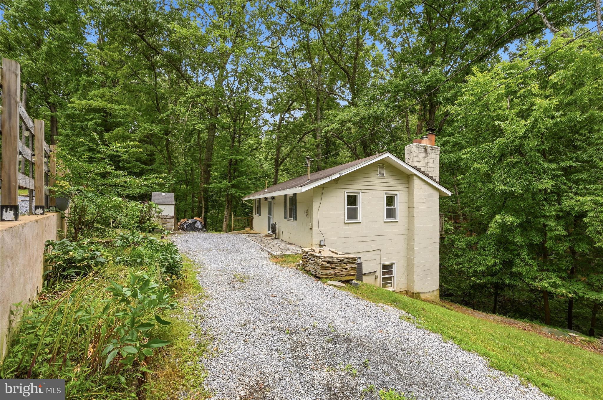 692 LAUREL LANE
