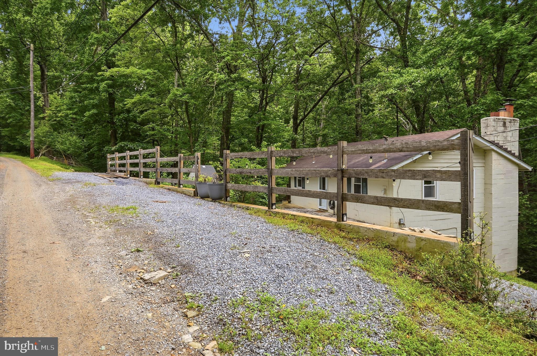 692 LAUREL LANE