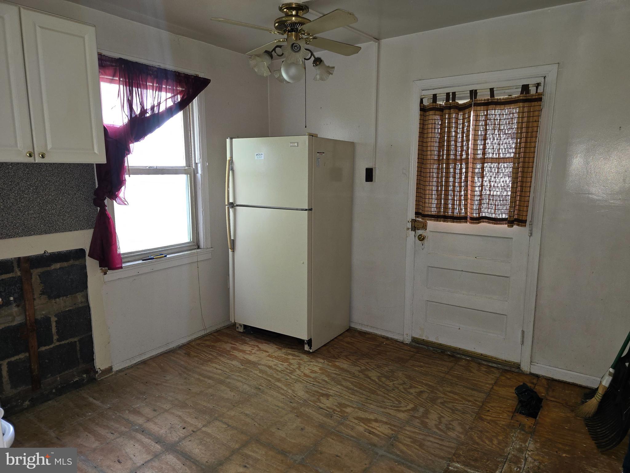 812 DIVISION AVENUE NE