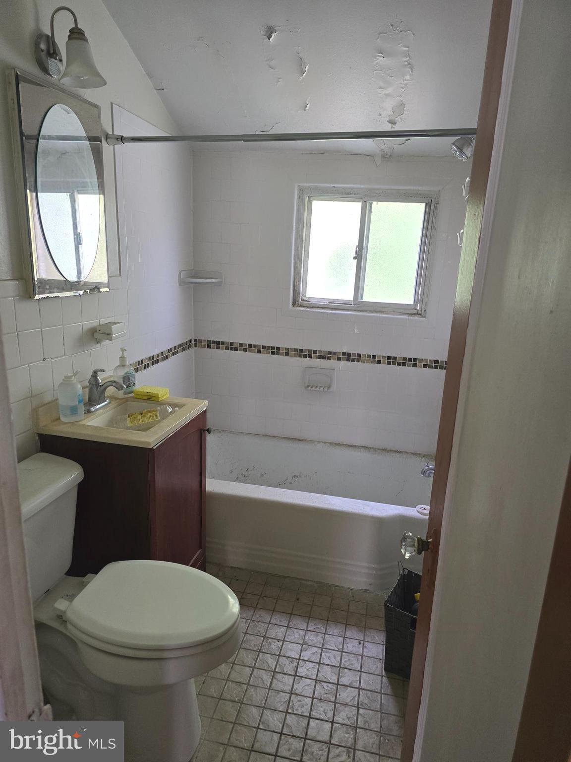 812 DIVISION AVENUE NE