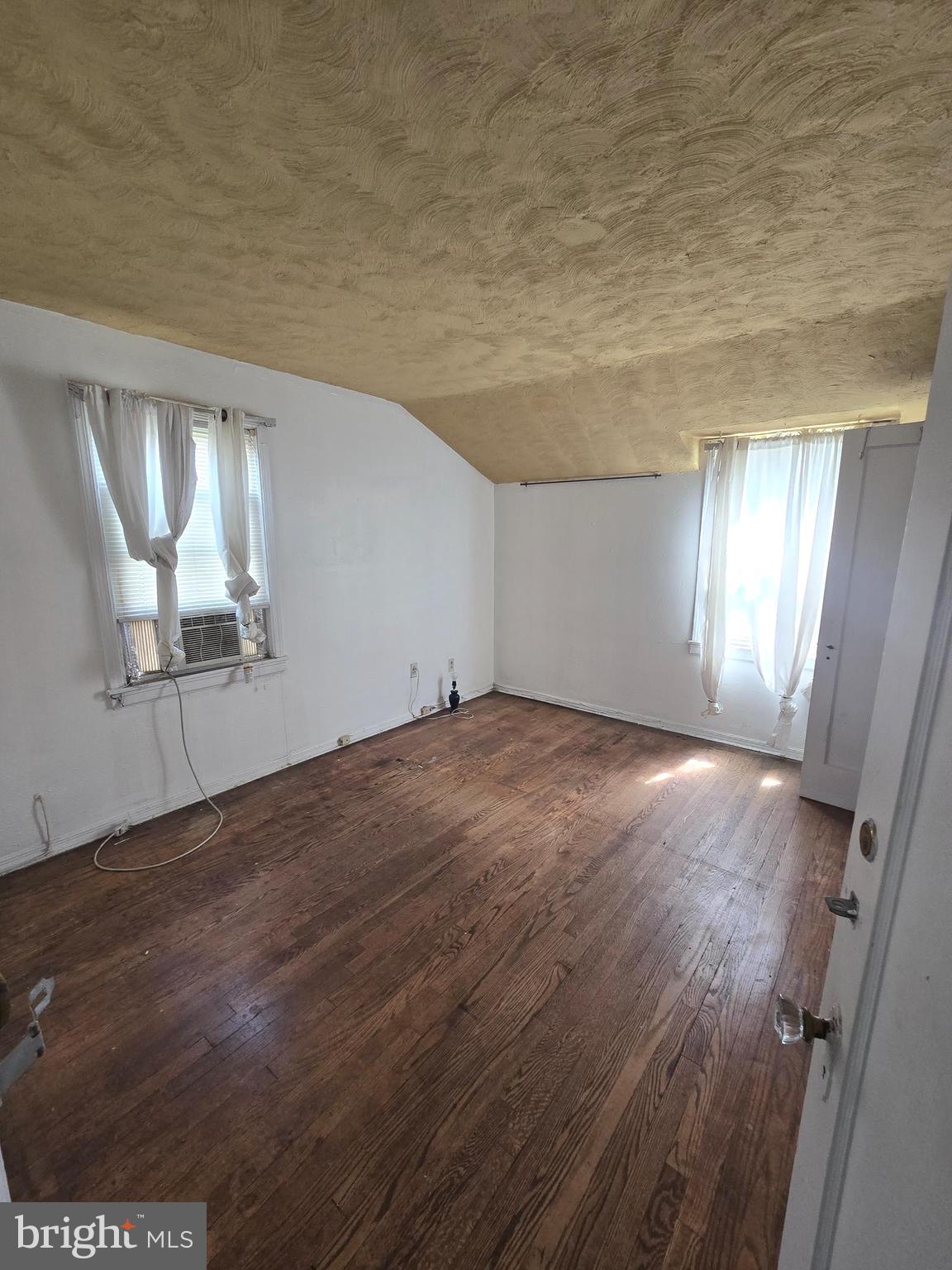 812 DIVISION AVENUE NE