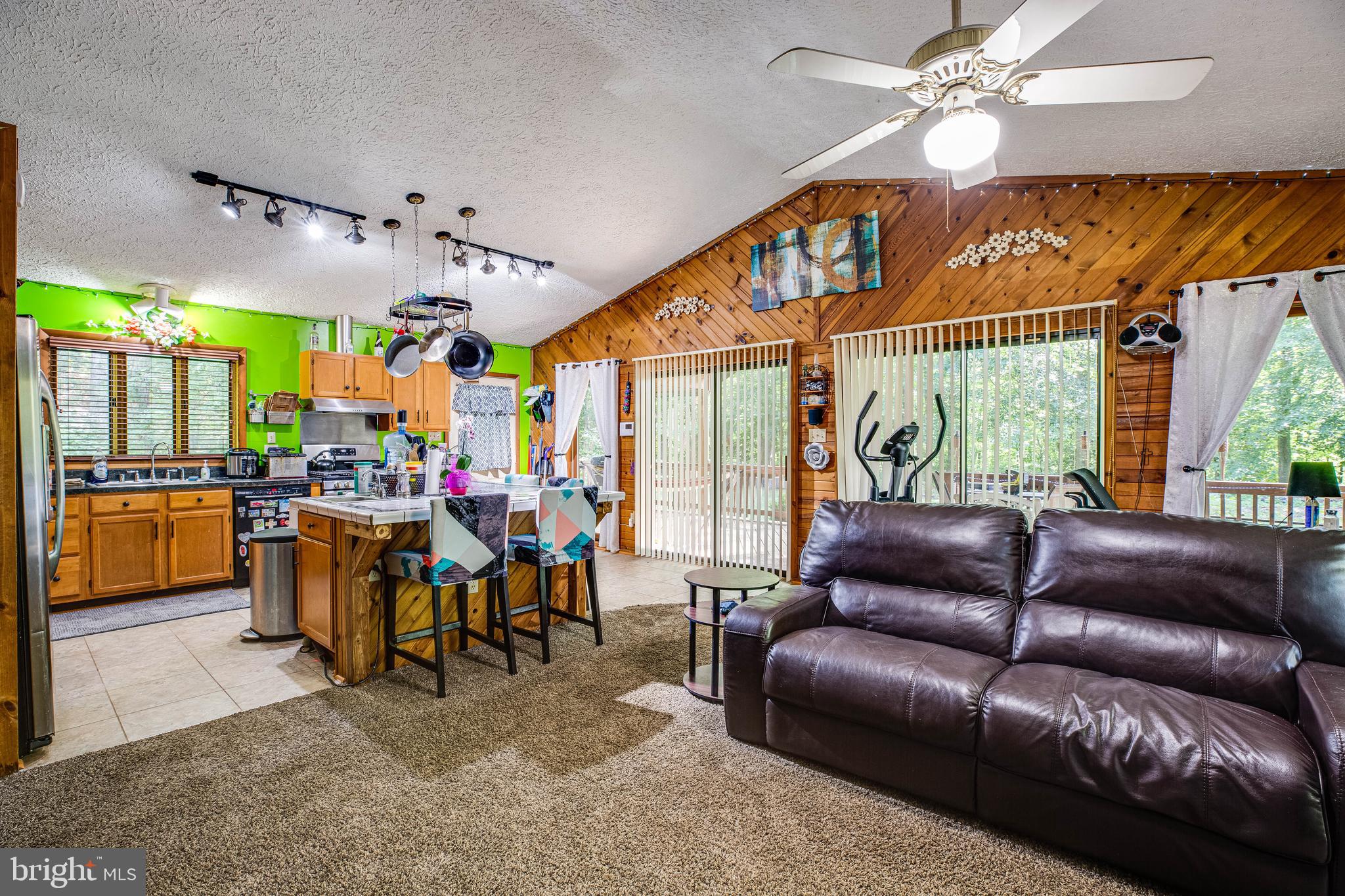 CAROLINE PINES - Residential